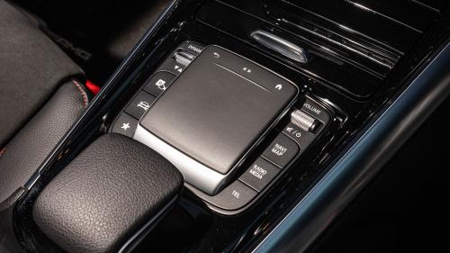 Mercedes-Benz GLA 200 7