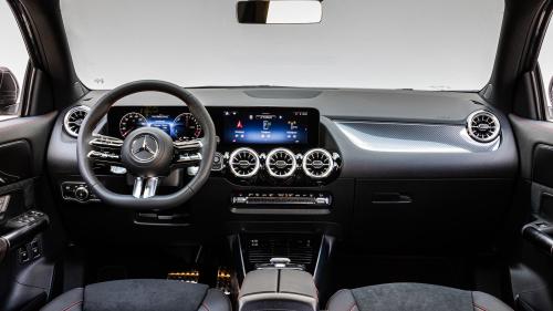 Mercedes-Benz GLA 2024 10