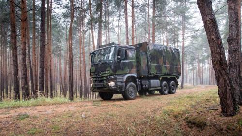 Mercedes-Benz-Arocs-8