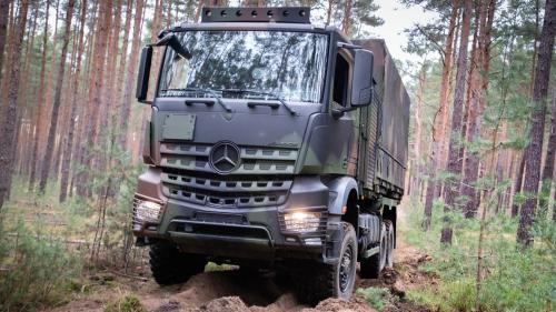 Mercedes-Benz-Arocs-4