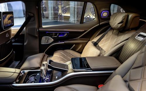Mercedes-Maybach EQS 680 SUV 9