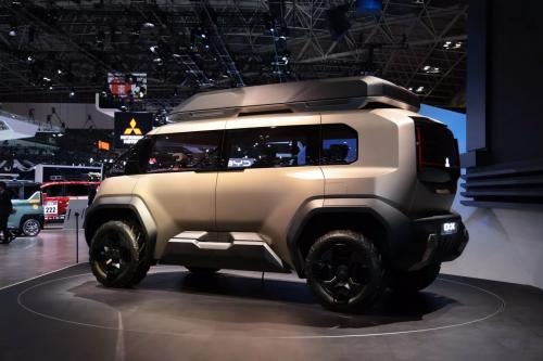 Mitsubishi DX b