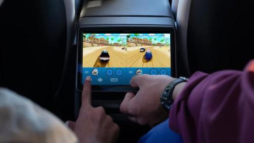Tesla Model Y Juniper Ελλάδα
