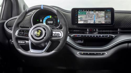 Το εσωτερικό του Abarth 500e