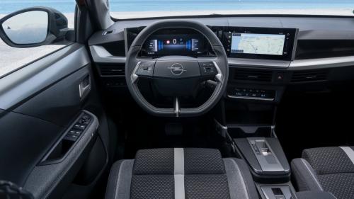 opel frontera interior