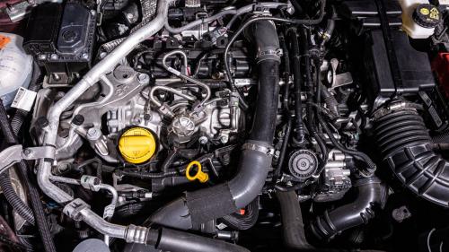 Nissan Qashqai 1.3 Hybrid 140 vs 158 CVT 17