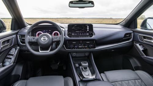 Nissan Qashqai vs Rivals C&M 4