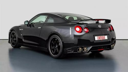 Nissan GT-R b