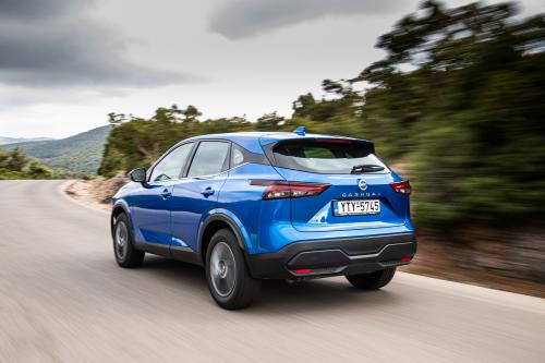 Nissan Qashqai vs Peugeot 3008