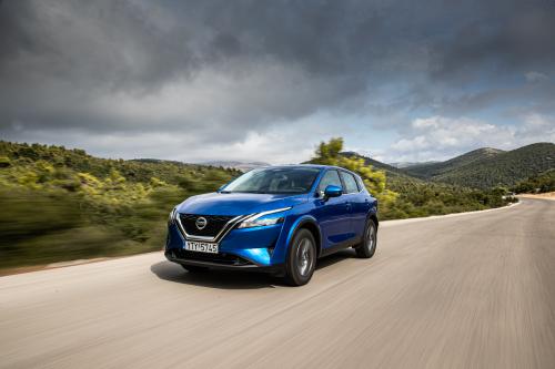 Nissan Qashqai vs Peugeot 3008