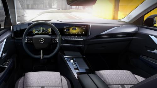 Opel Astra PHEV 5