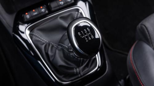 Opel Corsa 1.5D vs Renault Clio 1.5 Blue dCi 100 13