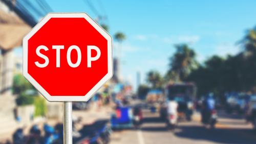 Γιατί η πινακίδα του STOP είναι οκτάγωνη;