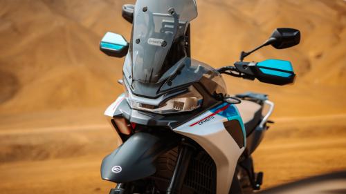 CFMOTO 800MT