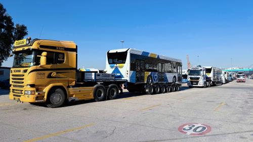 Peiraus port cosco bus