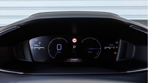Peugeot 2008 Hybrid e-DCS6 136PS 9