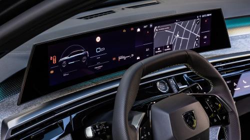 Peugeot 3008 Hybrid 8