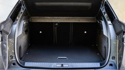 Peugeot 3008 Hybrid 8