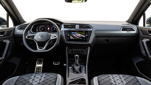 Peugeot 3008 vs VW Tiguan 14