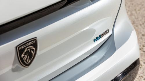 Peugeot 308 Hybrid 6