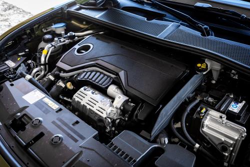 Peugeot 408 1.2 Hybrid