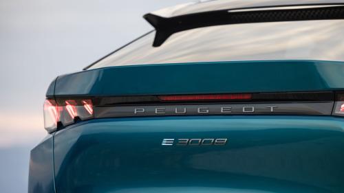 Peugeot E-3008 2024 5