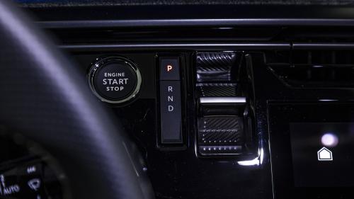 Peugeot E-3008 214 PS 12