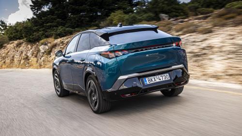 Peugeot E-3008 214 PS 5