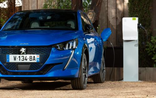 Peugeot e-208 7