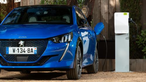 Peugeot e-208 3
