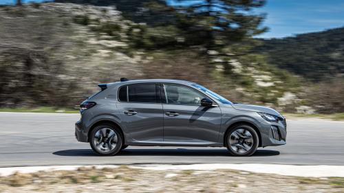 Peugeot 208 Hybrid Style Plus 