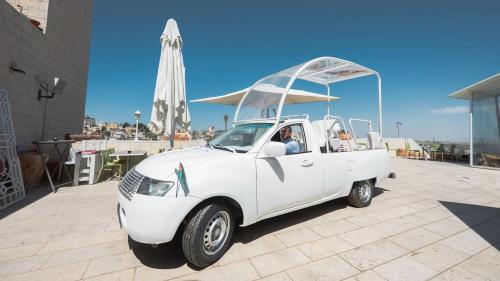 Pope mobile 4
