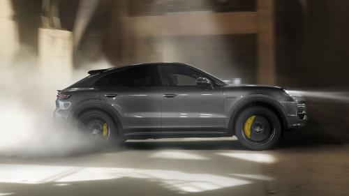 Porsche Cayenne Turbo E-Hybrid Coupe GT Pack 2