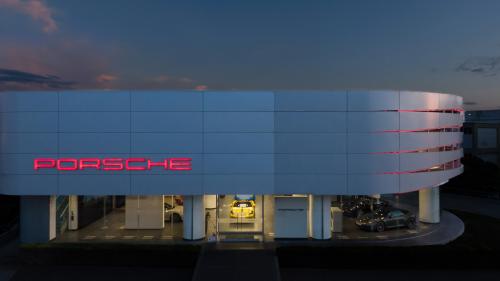 Porsche Center Athens