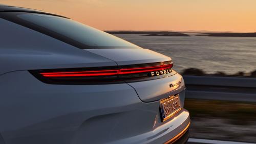 Porsche Panamera E-Hybrid 2024 6