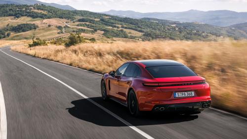 Porsche Panamera GTS 2