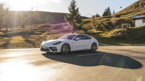 Porsche Panamera Turbo S eHybrid 1