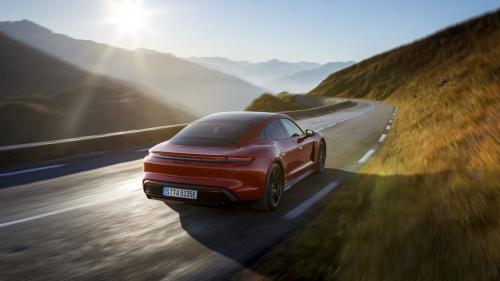 Porsche Taycan GTS 2