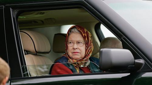 Queen Elizabeth car driving 1