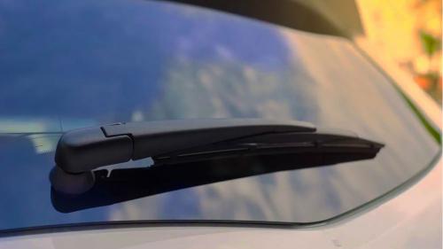 Rear windshield wiper