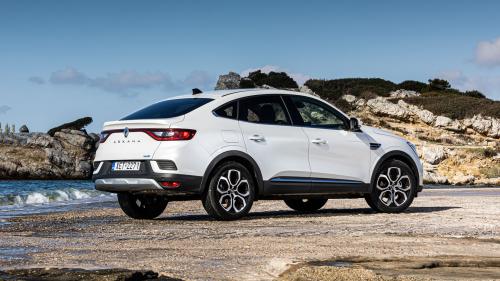 Renault Arkana E-TECH Hybrid 2
