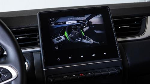 Renault Captur 1.3 TCe 140 MHEV EDC 15