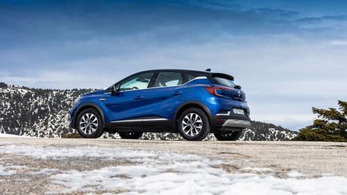 Renault Captur E-TECH Plug-in Hybrid 2