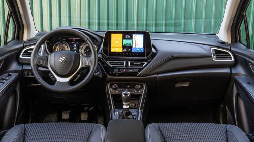 SUV Suzuki S-Cross Hybrid