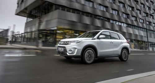 SUV Suzuki Vitara Hybrid