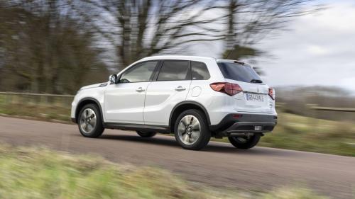 SUV Suzuki Vitara Hybrid 3
