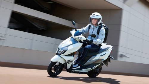 Suzuki Avenis 125 6