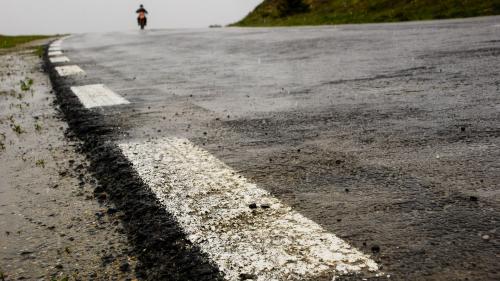 Slippery road paint 3