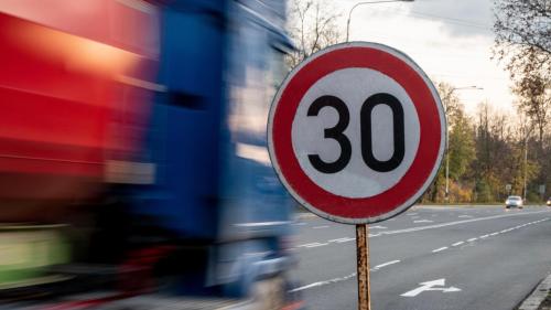 Speed limit 30 kph 1