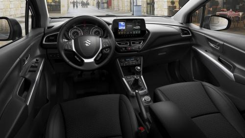 Suzuki S-CROSS Hybrid 5